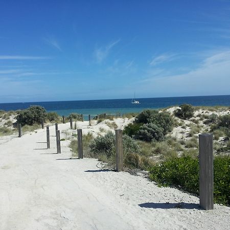 Acushla Accommodation Esplanade Living Self Check-In Self Check-Out West Beach المظهر الخارجي الصورة