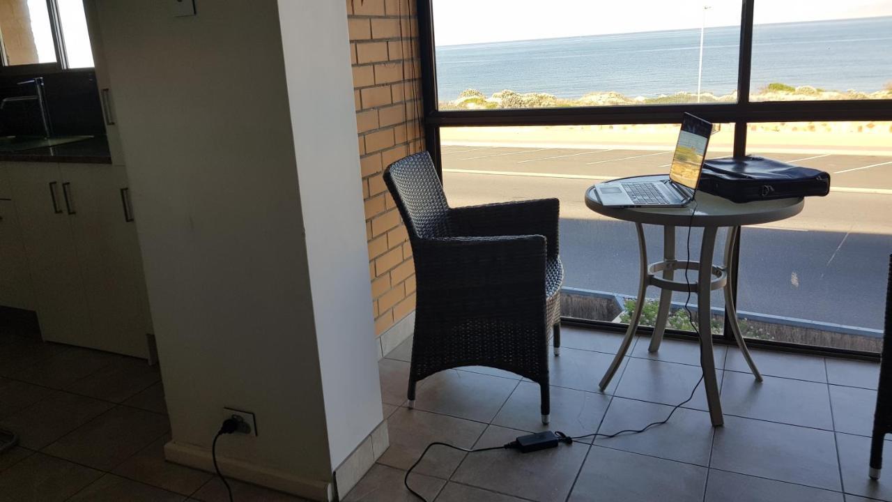 Acushla Accommodation Esplanade Living Self Check-In Self Check-Out West Beach المظهر الخارجي الصورة
