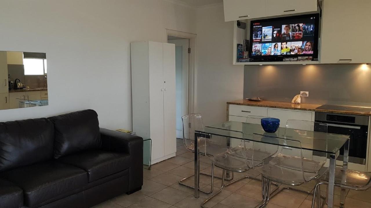Acushla Accommodation Esplanade Living Self Check-In Self Check-Out West Beach المظهر الخارجي الصورة